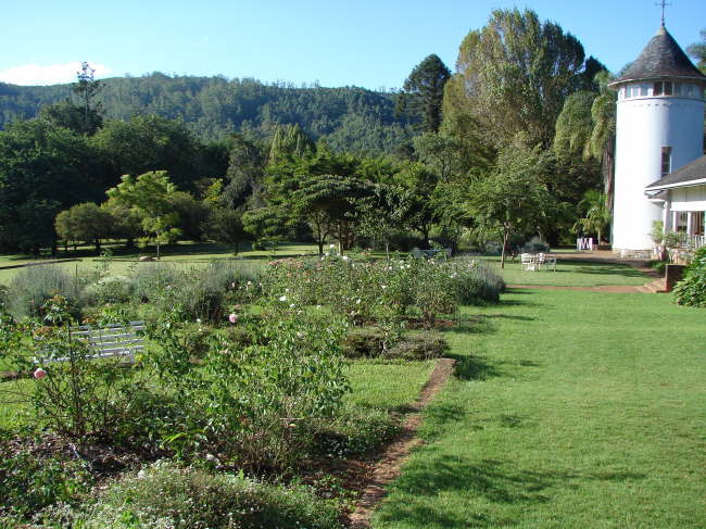 La Rochelle, Mutare: der herrschaftliche Park und im Hintergrund unser Camp.